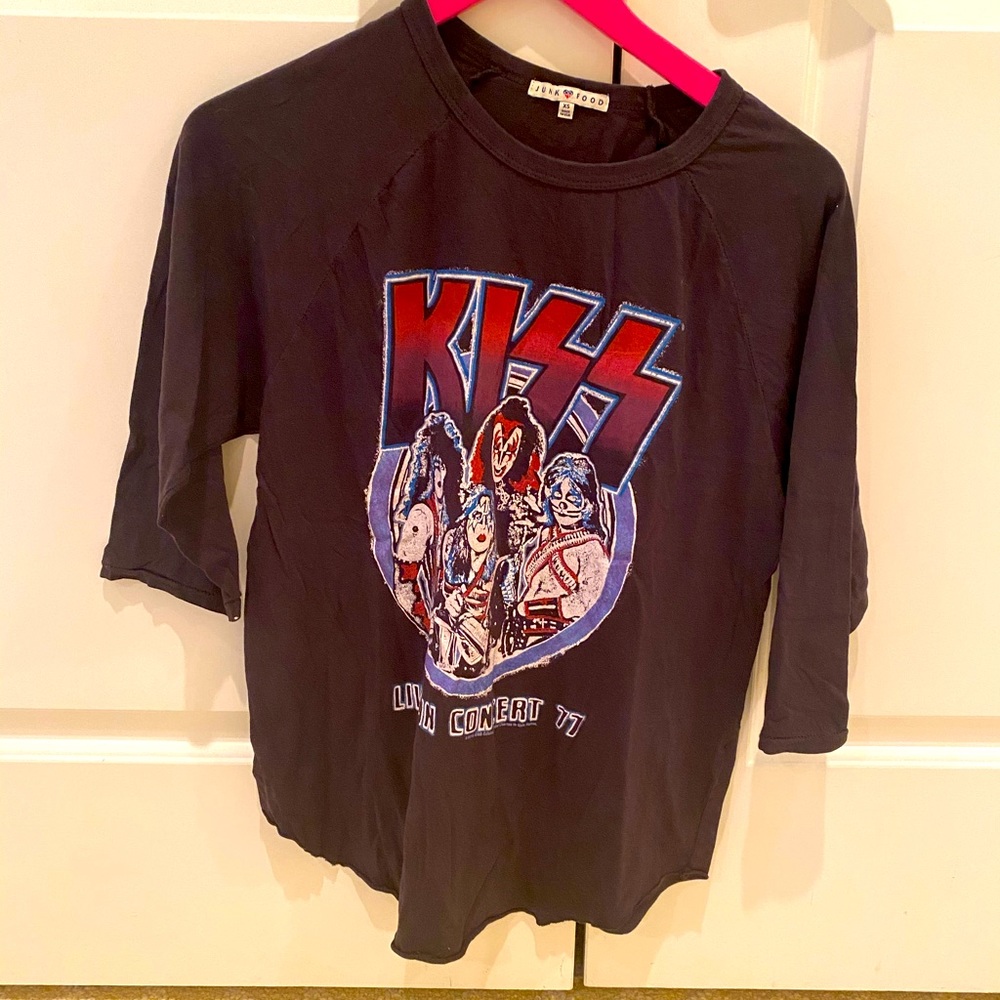 graphic tee long sleeve